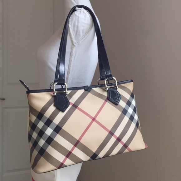 Burberry Handbags - Guc Burberry supernova check tote